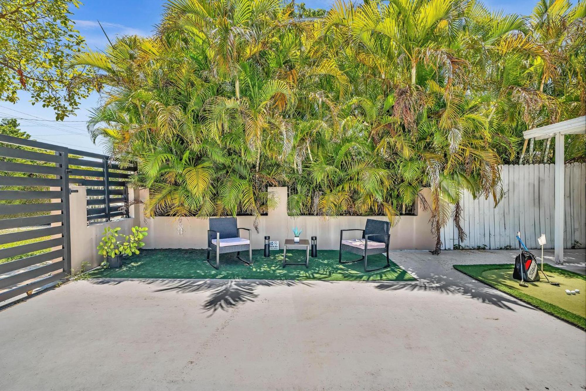 Estelo'S Place - Modern Townhouse With King Bed, Only 5 Min From The Airport! マイアミ エクステリア 写真