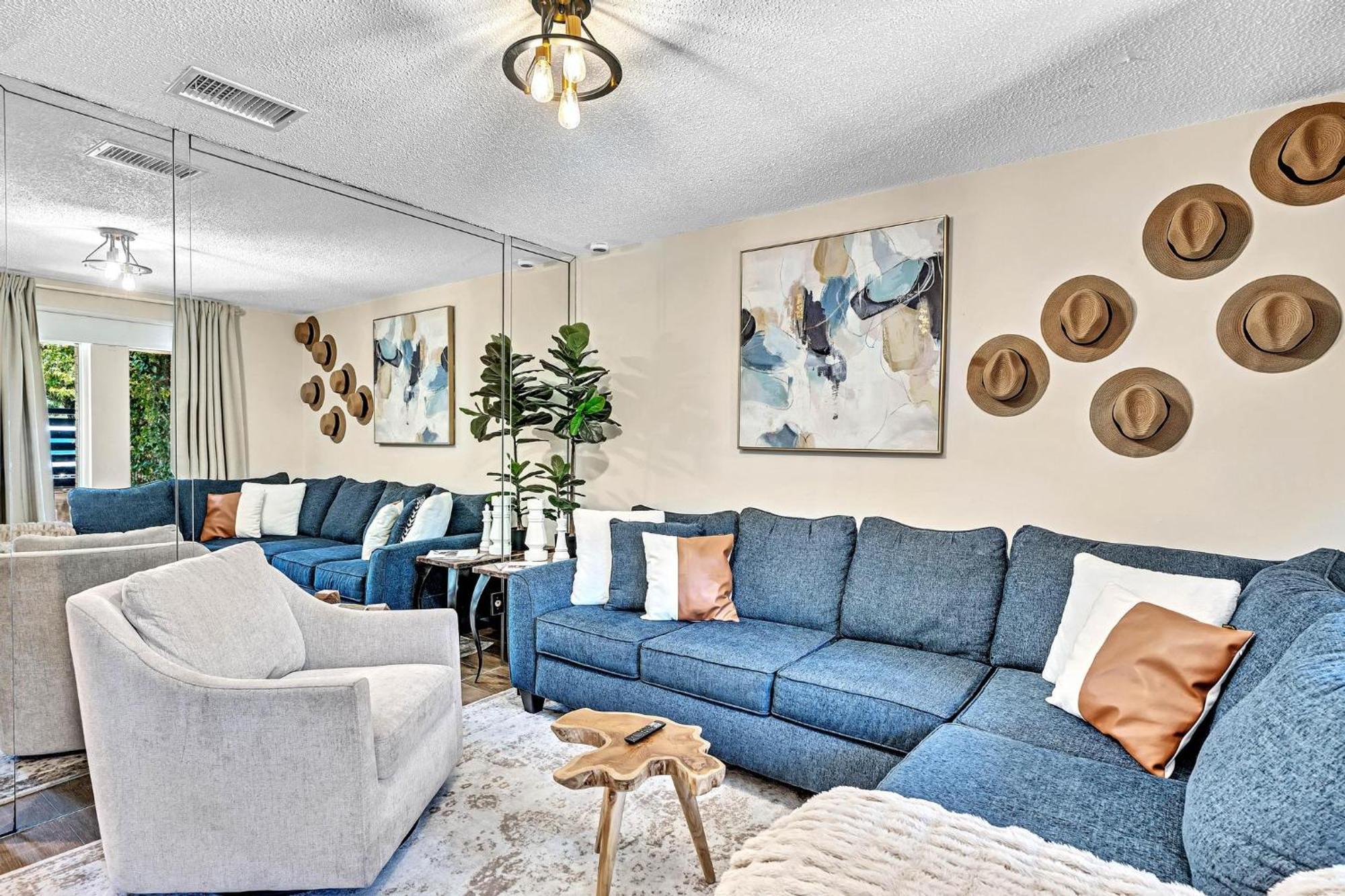Estelo'S Place - Modern Townhouse With King Bed, Only 5 Min From The Airport! マイアミ エクステリア 写真