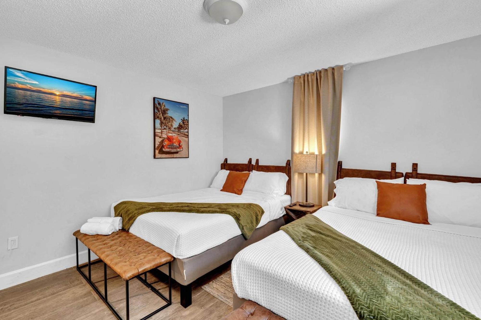 Estelo'S Place - Modern Townhouse With King Bed, Only 5 Min From The Airport! マイアミ エクステリア 写真